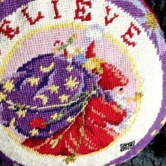 Vtg "Believe" Santa Needlepoint Decor Pillow - Picture 3 of 5